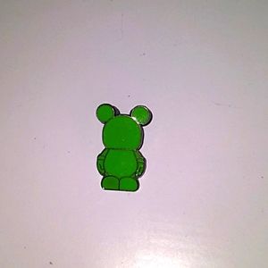 9$ SALE: Green mickey pin